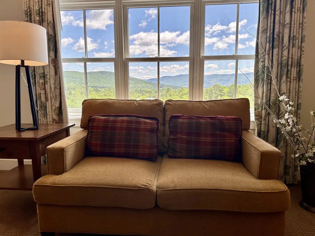 102 Forest 220 / Ii Drive Warren VT 05674