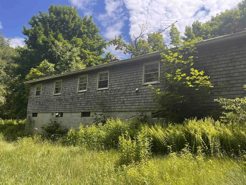 143 Warmac Road Swanzey NH 03446