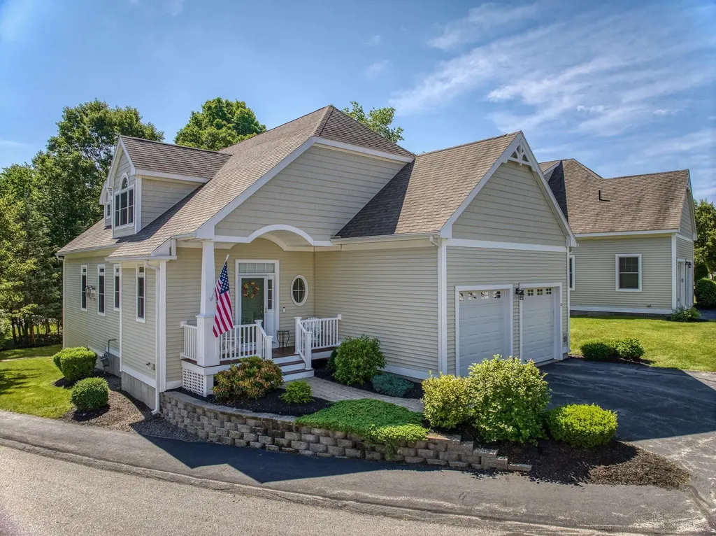 10 Metea Lane Bedford NH 03110