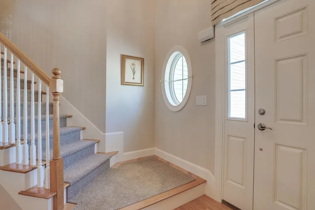 10 Metea Lane Bedford NH 03110