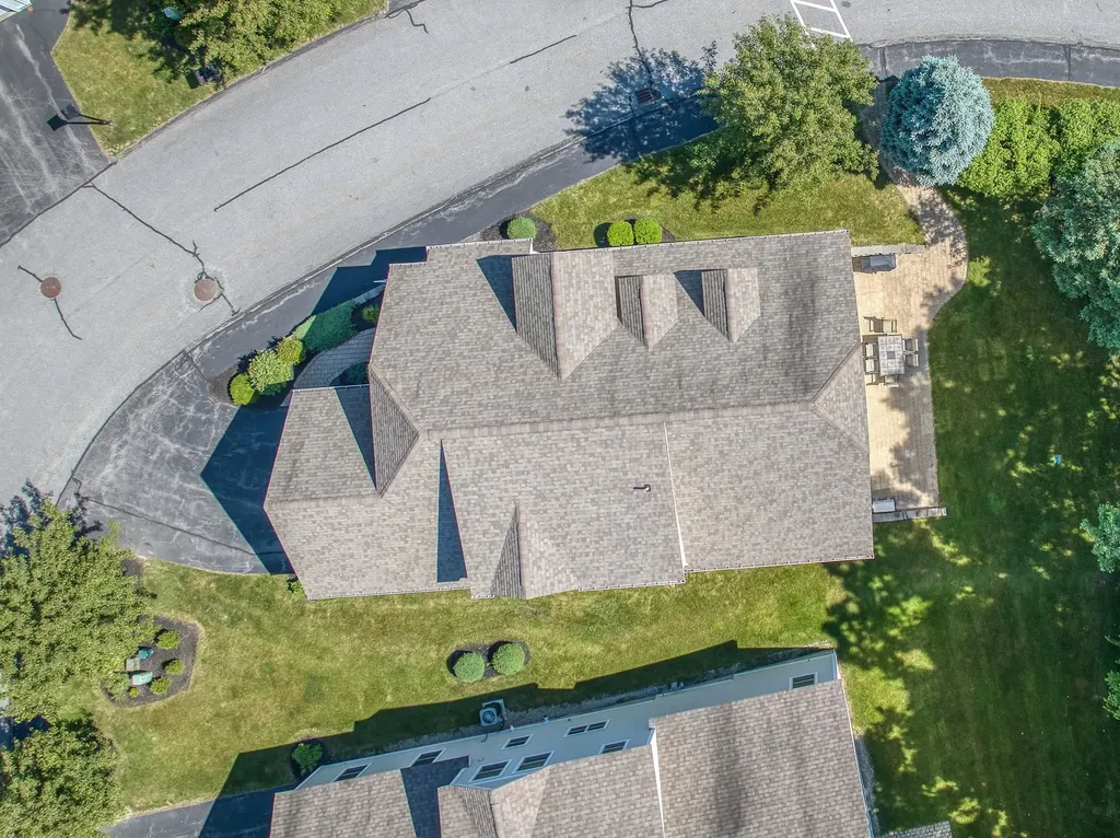 10 Metea Lane Bedford NH 03110