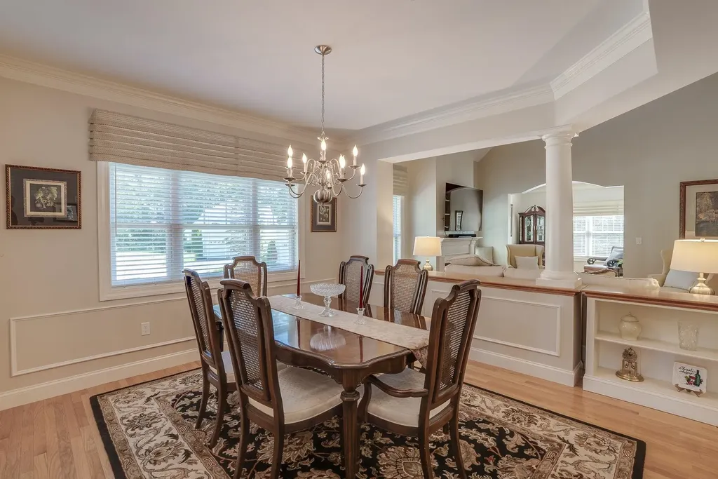 10 Metea Lane Bedford NH 03110