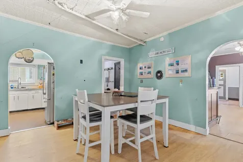 12 Crown Street Nashua NH 03060