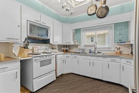 12 Crown Street Nashua NH 03060