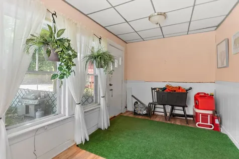 12 Crown Street Nashua NH 03060