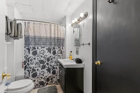 12 Crown Street Nashua NH 03060