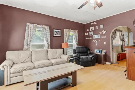 12 Crown Street Nashua NH 03060