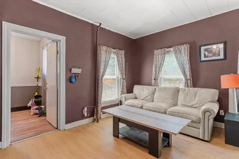 12 Crown Street Nashua NH 03060