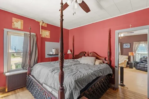 12 Crown Street Nashua NH 03060