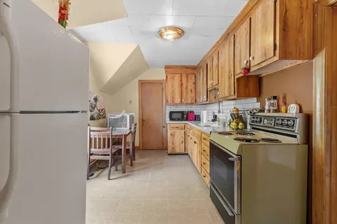 12 Crown Street Nashua NH 03060