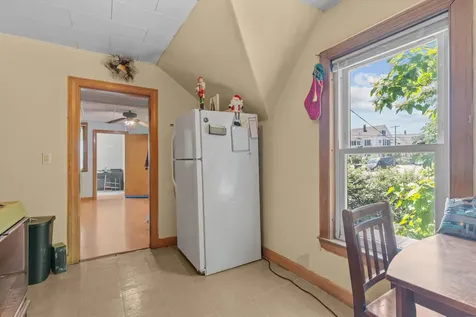 12 Crown Street Nashua NH 03060