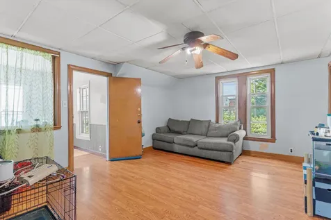 12 Crown Street Nashua NH 03060