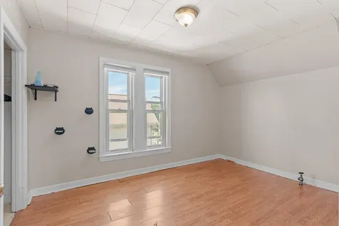 12 Crown Street Nashua NH 03060