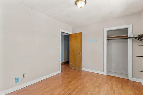 12 Crown Street Nashua NH 03060