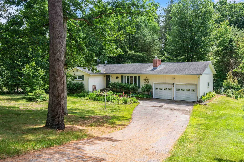 11 Alderbrook Road Essex VT 05452