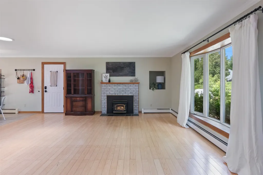 11 Alderbrook Road Essex VT 05452