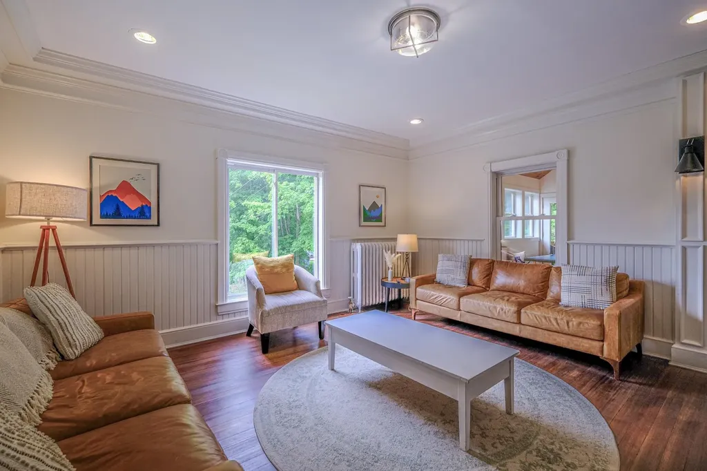 6 Gleascott Avenue Ludlow VT 05149