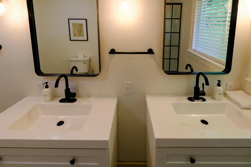 6 Gleascott Avenue Ludlow VT 05149