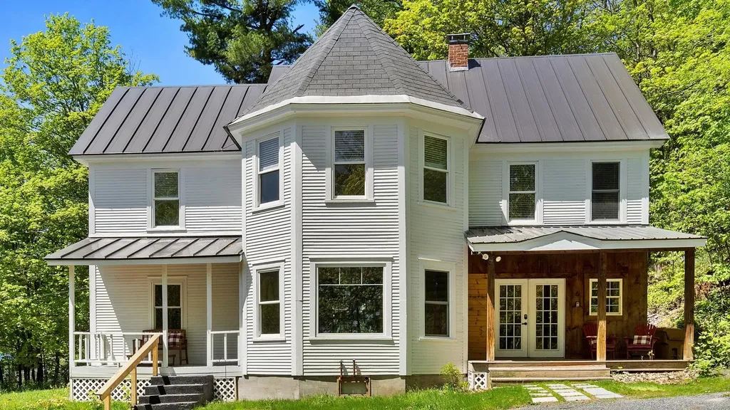 6 Gleascott Avenue Ludlow VT 05149