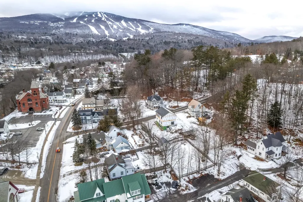 6 Gleascott Avenue Ludlow VT 05149