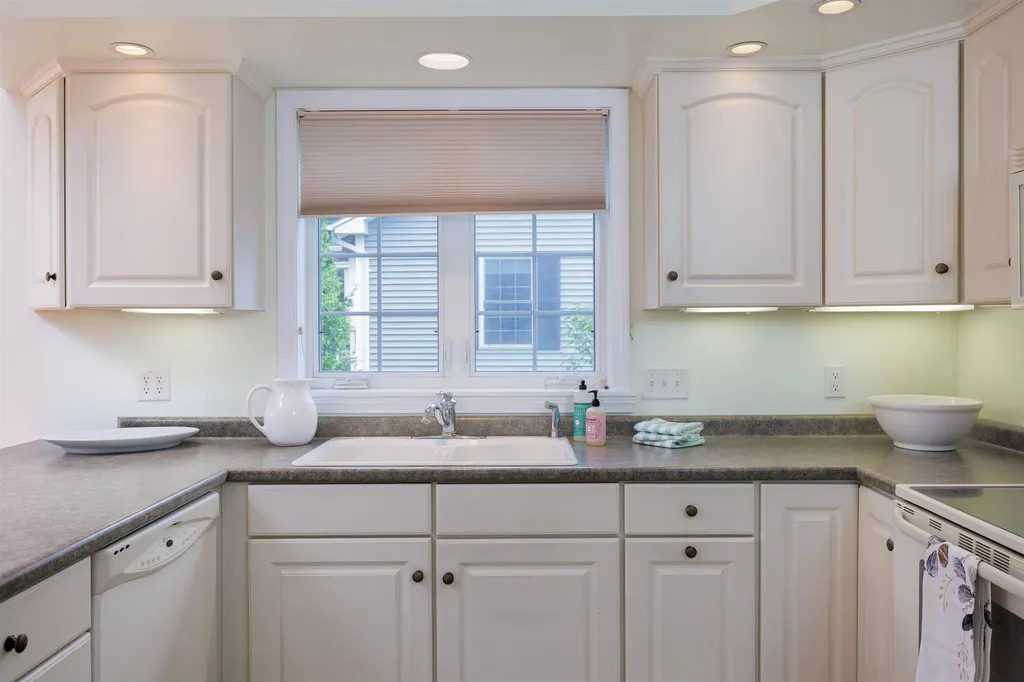 64 Hailey's Way Colchester VT 05446