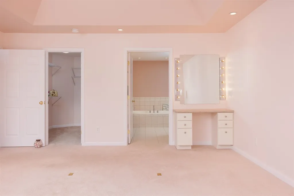 64 Hailey's Way Colchester VT 05446