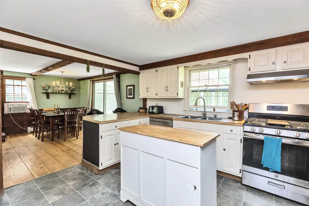 147 Hunter Farm Road Peterborough NH 03458