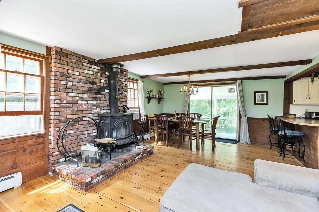 147 Hunter Farm Road Peterborough NH 03458