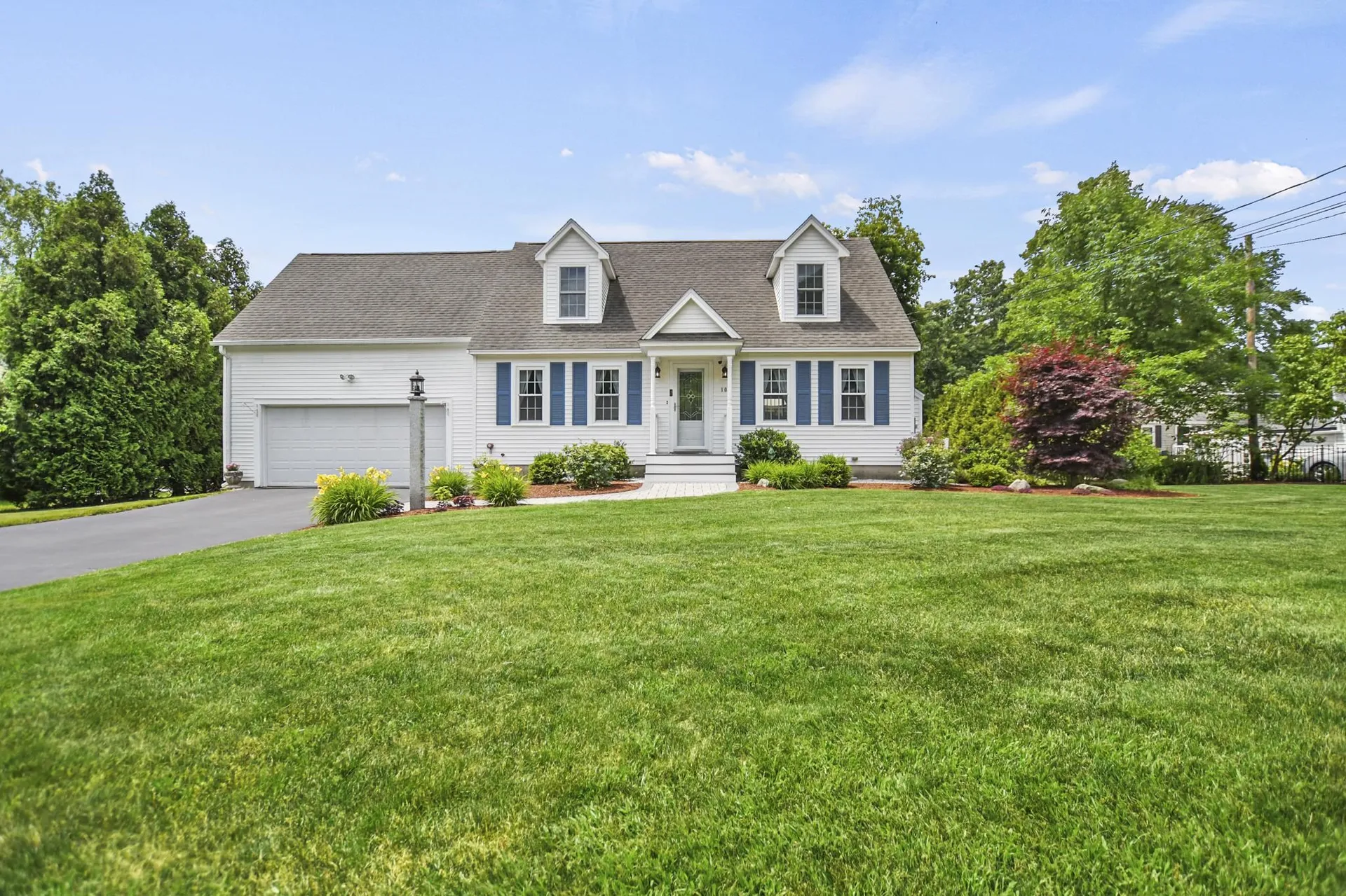 10 Gloria Avenue Hudson NH 03051