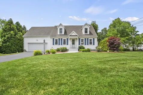 10 Gloria Avenue Hudson NH 03051