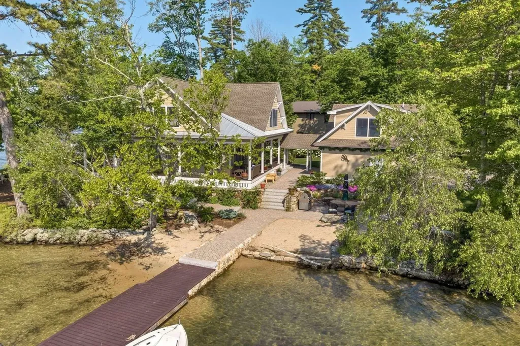 237 Dockham Shore Road Gilford NH 03249