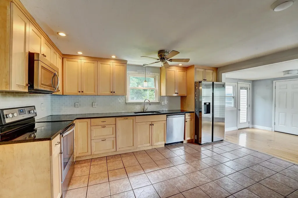 35 Vernita Drive Greenland NH 03840