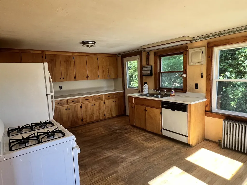 675 Us Route 5 Hartland VT 05054