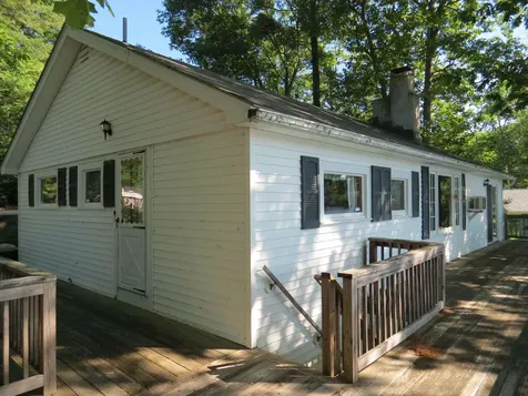 38 N Shore Road Sandown NH 03873