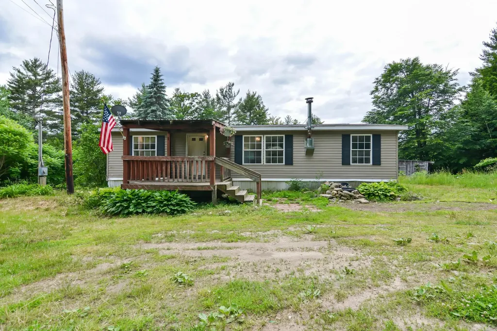 82 Anns Drive Weare NH 03281