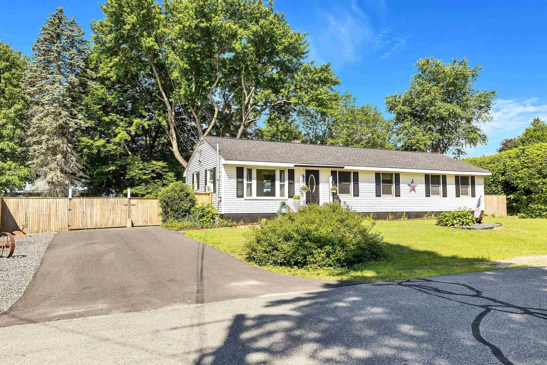 6 Mohawk Street Hinsdale NH 03451