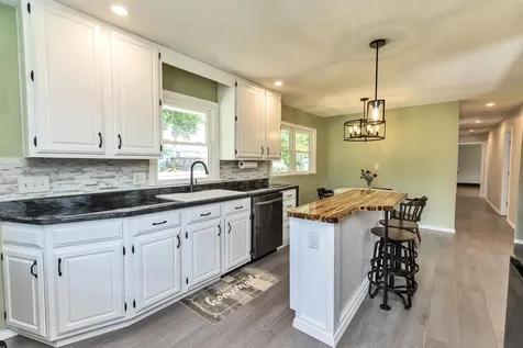 6 Mohawk Street Hinsdale NH 03451