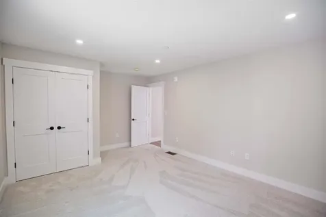 4-8 Beaver Brook Way Pelham NH 03076