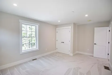4-8 Beaver Brook Way Pelham NH 03076