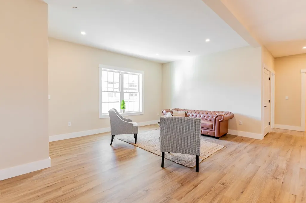 4-8 Beaver Brook Way Pelham NH 03076