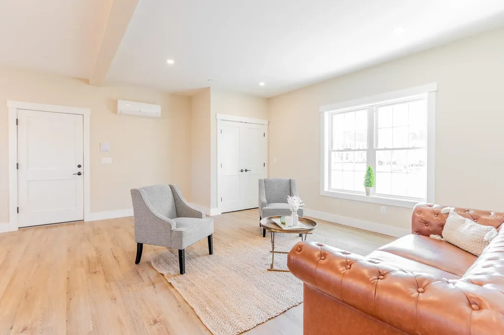 4-8 Beaver Brook Way Pelham NH 03076