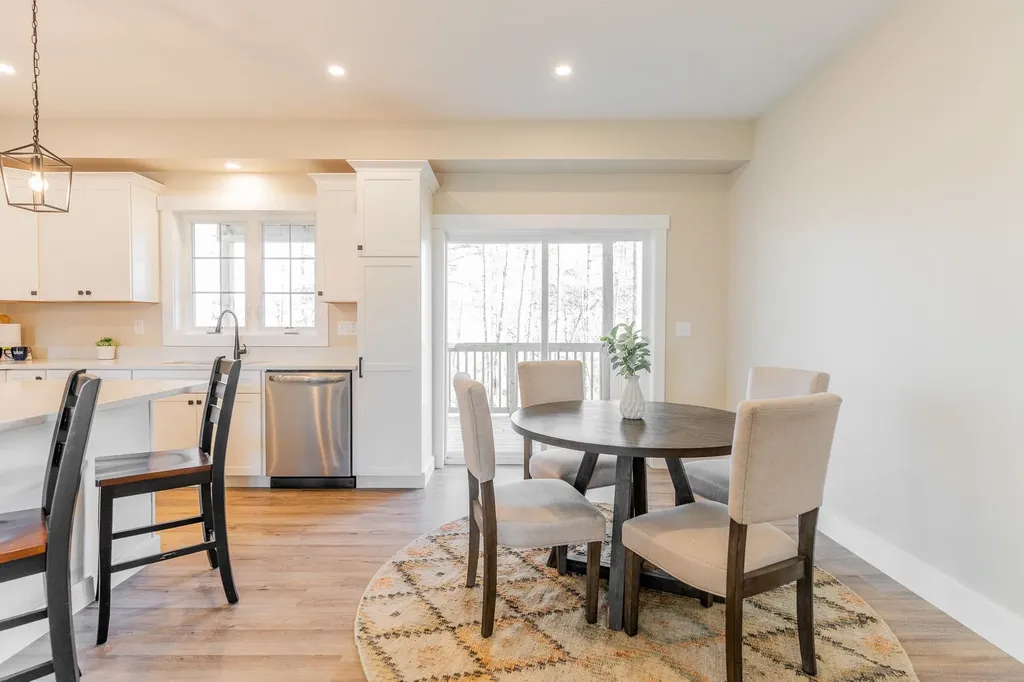 4-8 Beaver Brook Way Pelham NH 03076