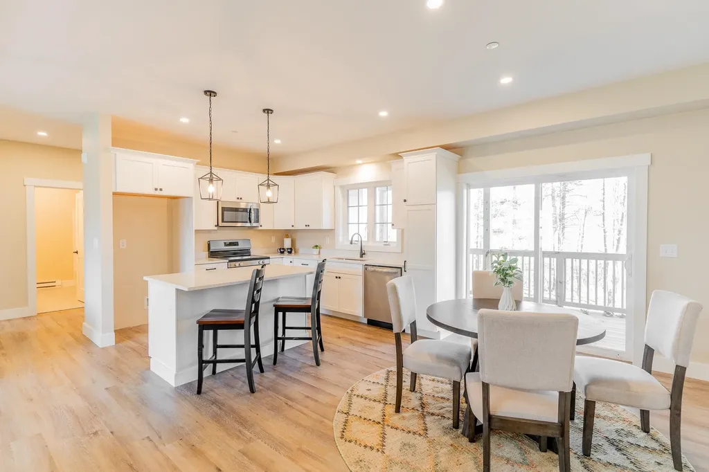 4-8 Beaver Brook Way Pelham NH 03076