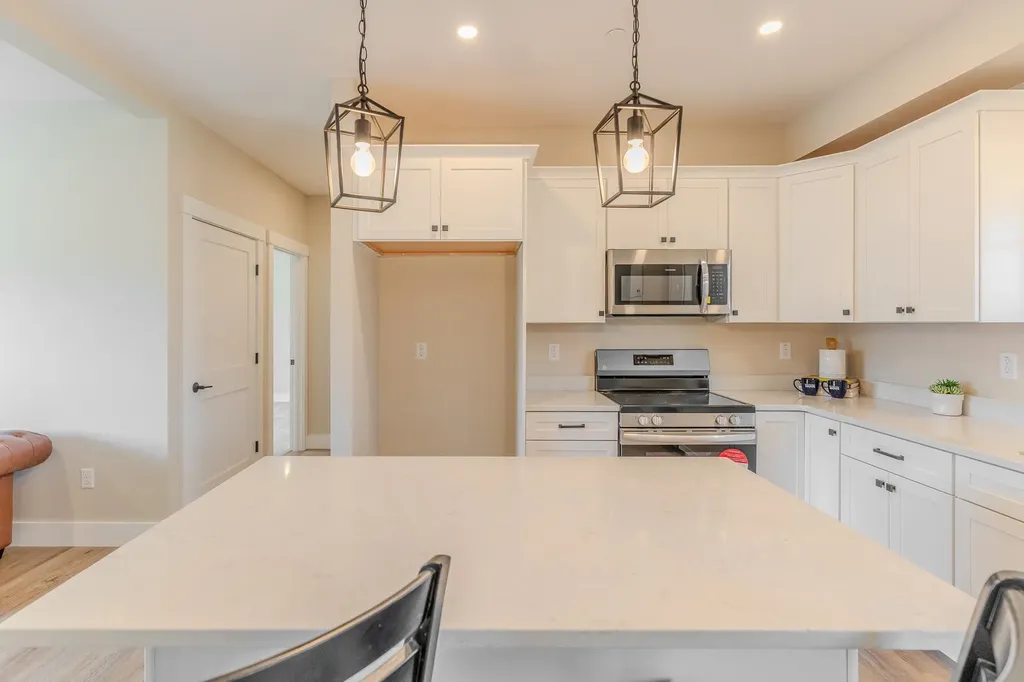 4-8 Beaver Brook Way Pelham NH 03076