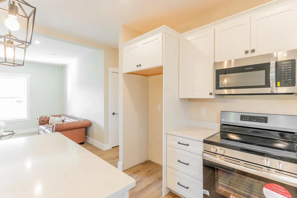 4-8 Beaver Brook Way Pelham NH 03076