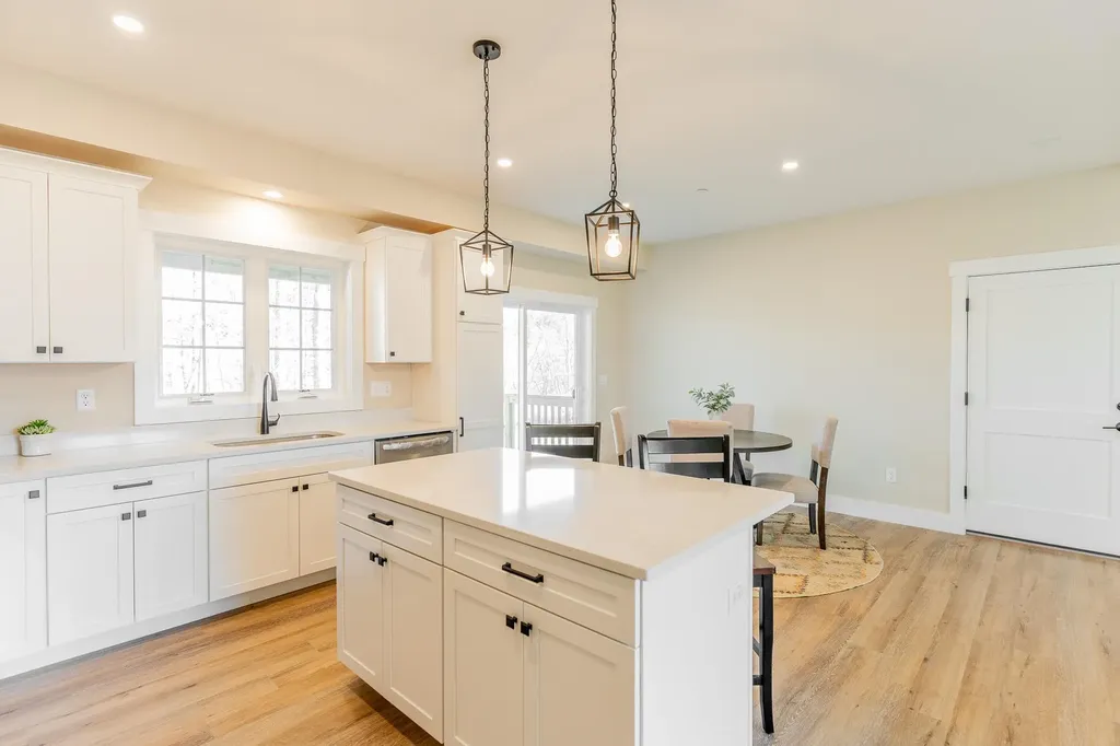 4-8 Beaver Brook Way Pelham NH 03076