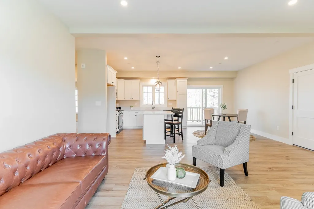 4-8 Beaver Brook Way Pelham NH 03076