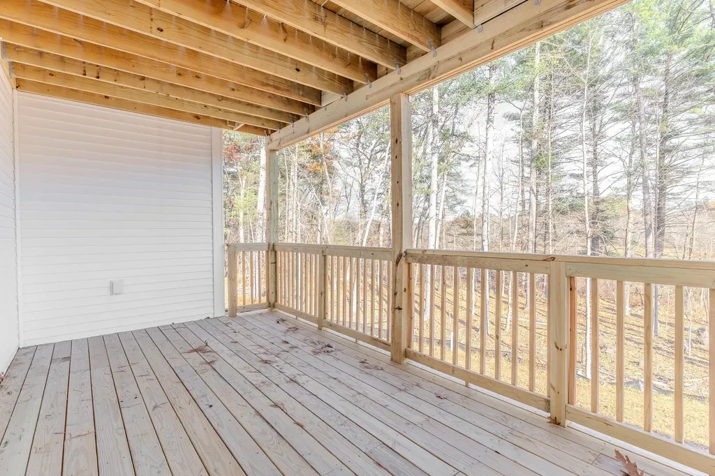 4-8 Beaver Brook Way Pelham NH 03076