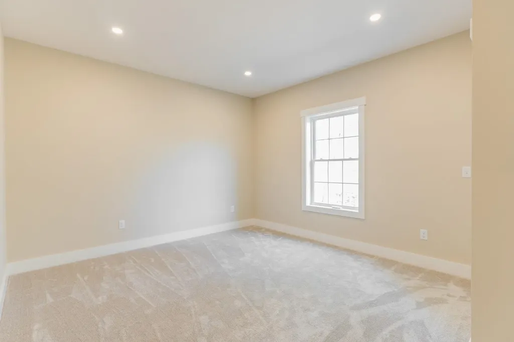 4-8 Beaver Brook Way Pelham NH 03076