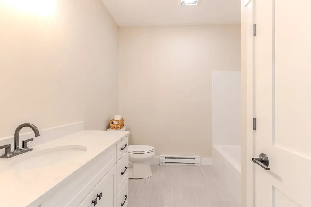 4-8 Beaver Brook Way Pelham NH 03076